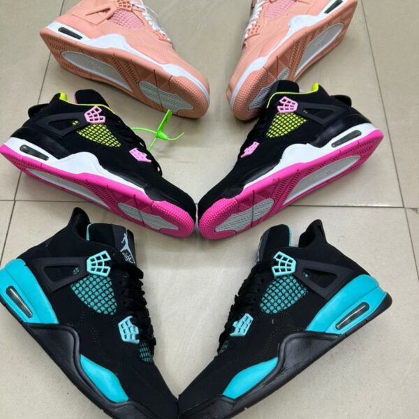 Jordan multiverse noir, rose, bleu (37-41)